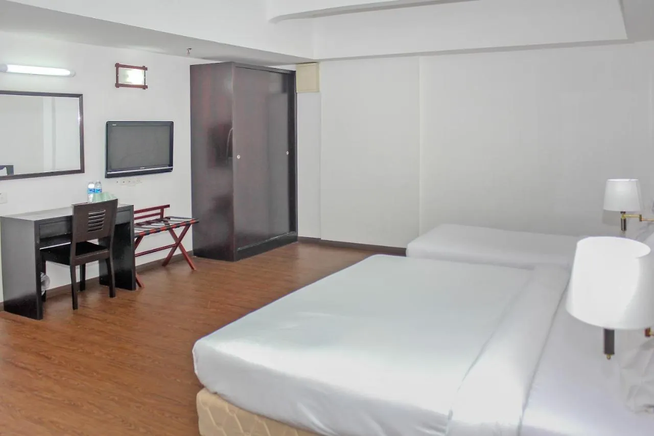 Oyo 89995 Glex Hotel Pandan City Johor Bahru